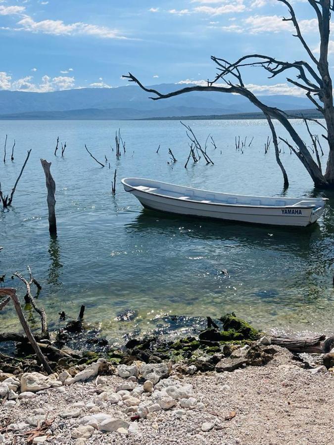 Lago Enriquillo Resort Cerro Al Medio Экстерьер фото